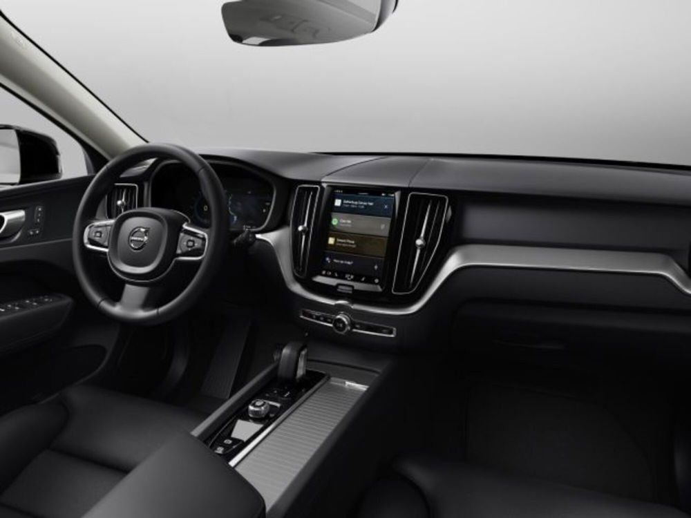 Volvo XC60 nuova a Modena (9)