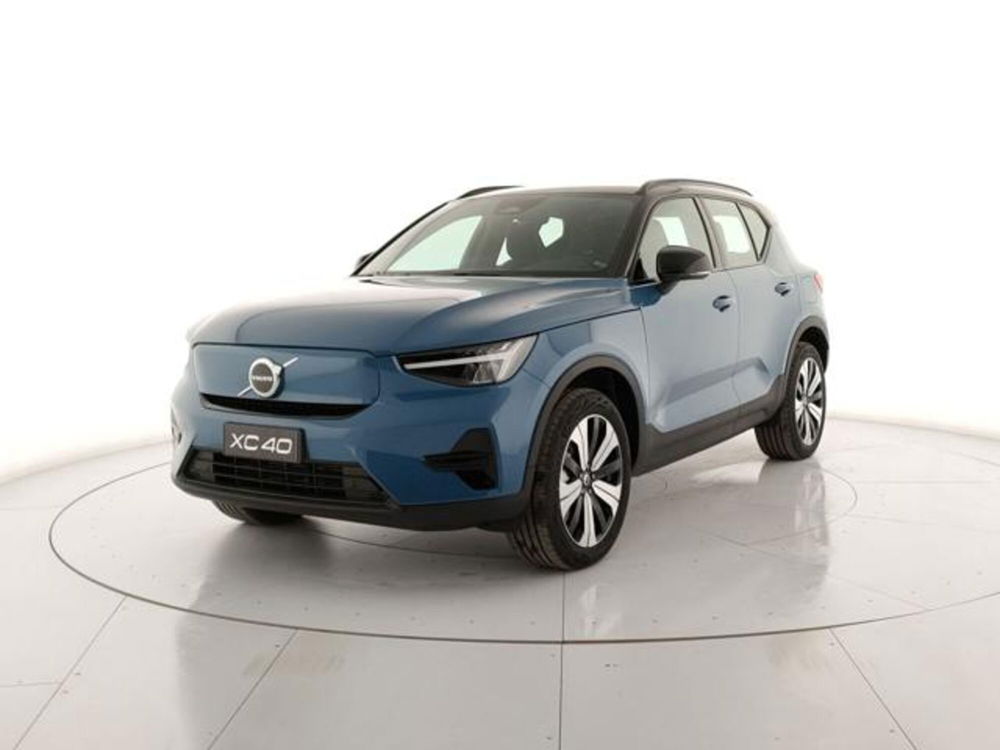 Volvo XC40 nuova a Modena (2)