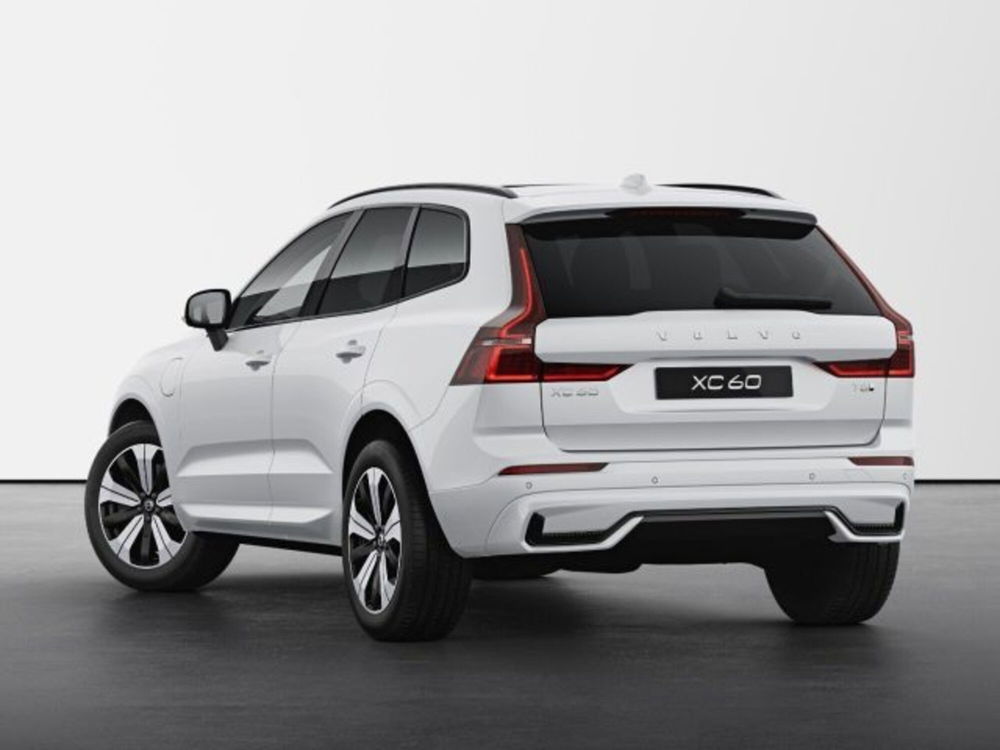 Volvo XC60 nuova a Modena (4)