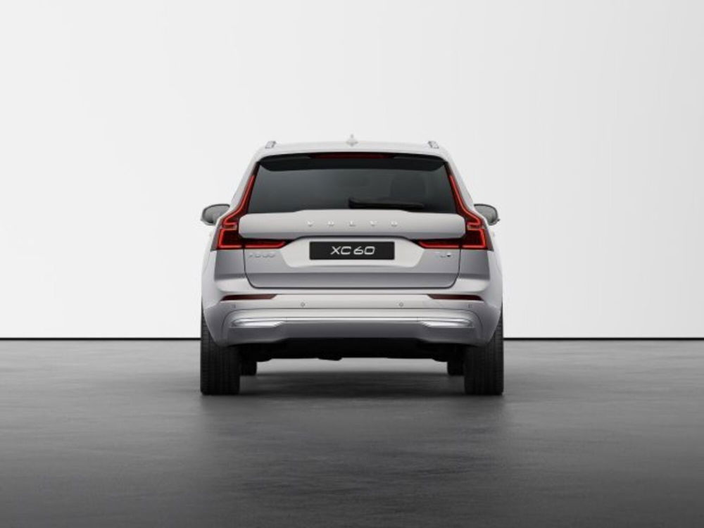 Volvo XC60 nuova a Modena (5)