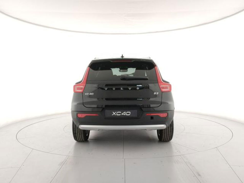 Volvo XC40 nuova a Modena (4)