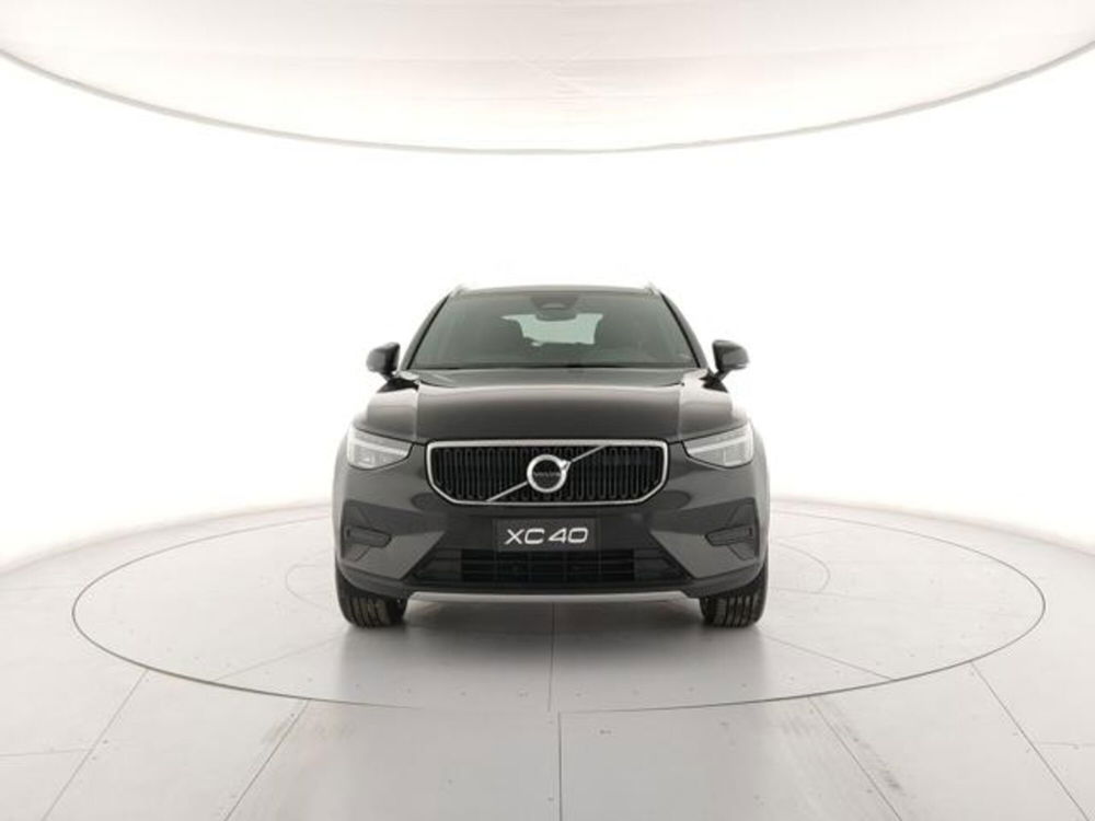 Volvo XC40 nuova a Modena (7)