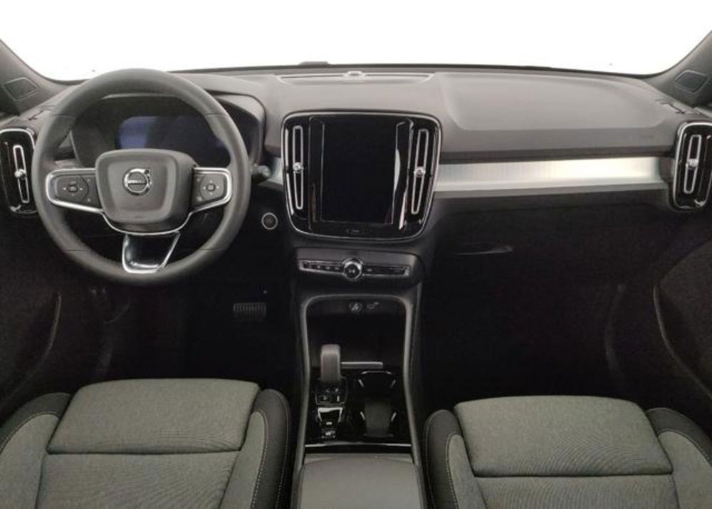 Volvo XC40 nuova a Modena (10)