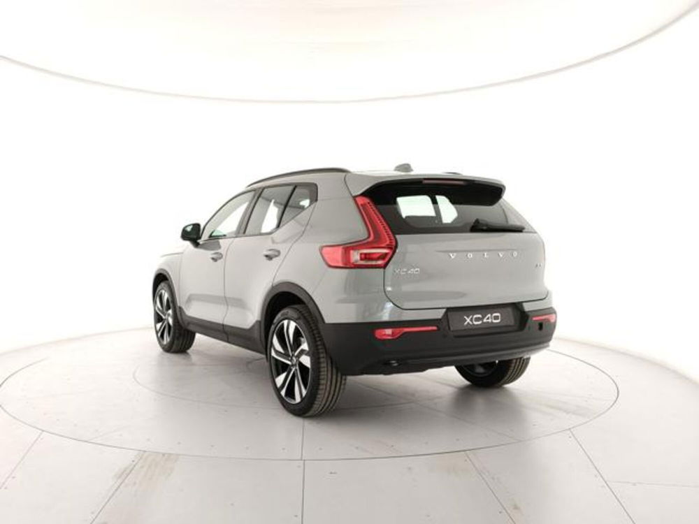 Volvo XC40 nuova a Modena (3)