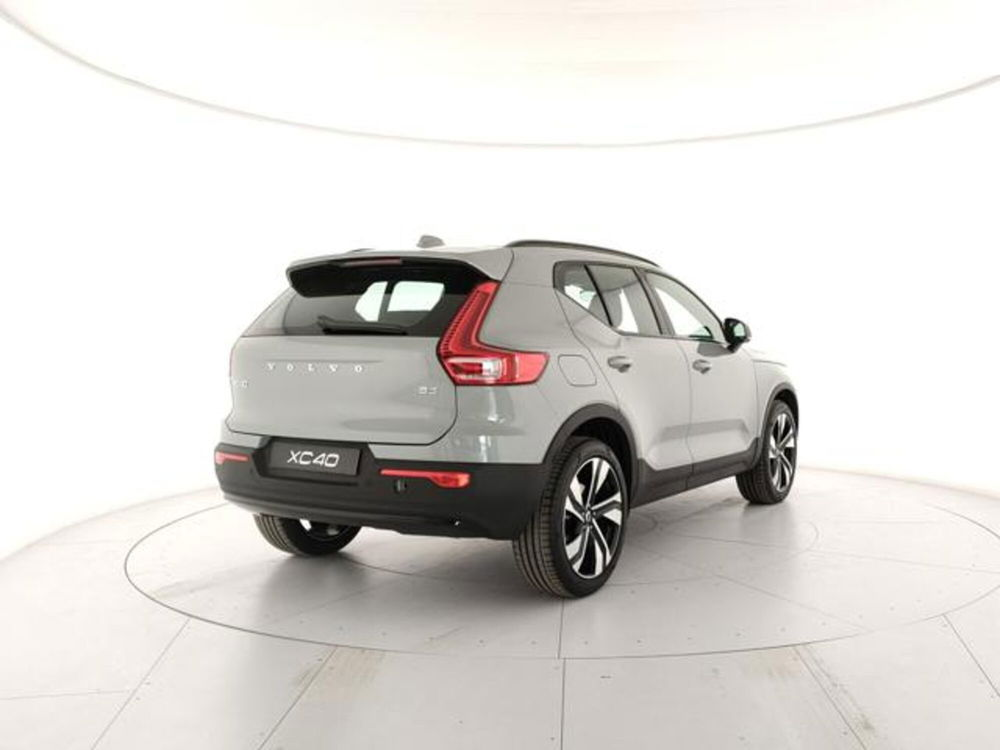 Volvo XC40 nuova a Modena (5)