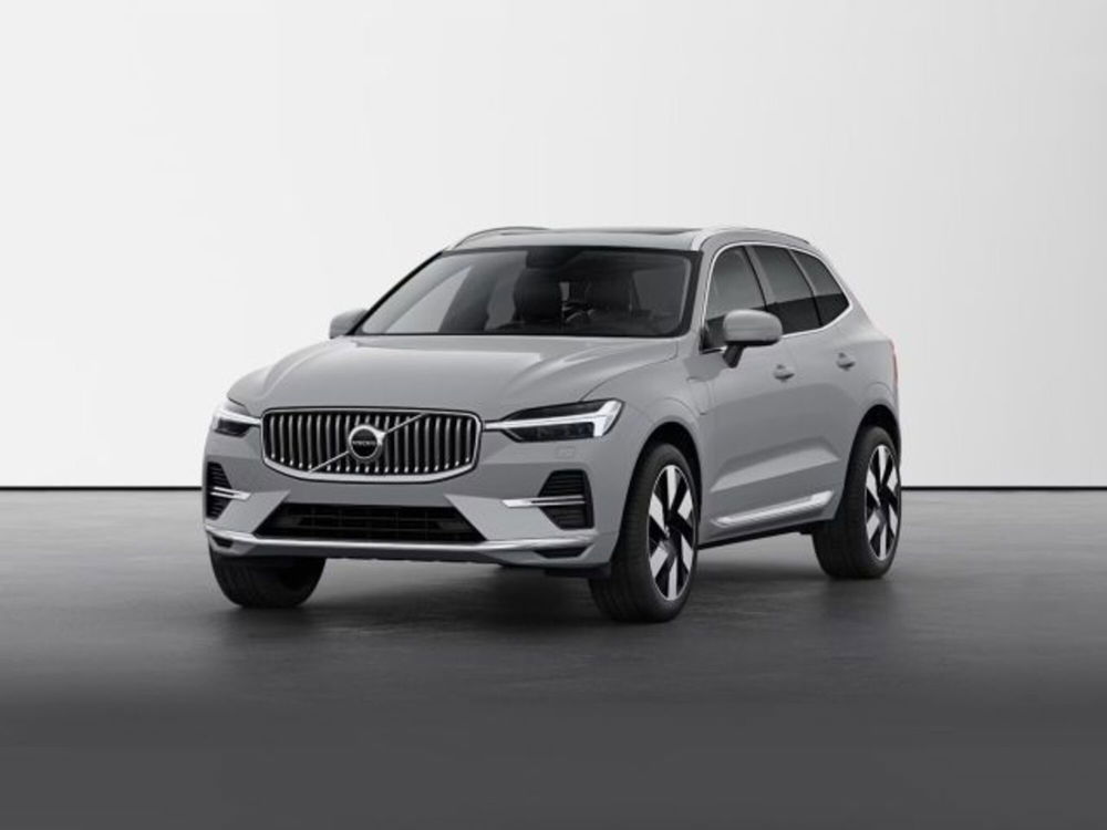 Volvo XC60 nuova a Modena (2)