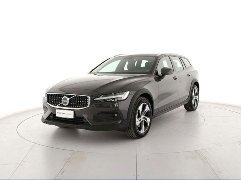 Volvo V60 Cross Country 2.0 b4 Ultimate awd auto nuova a Modena (2)