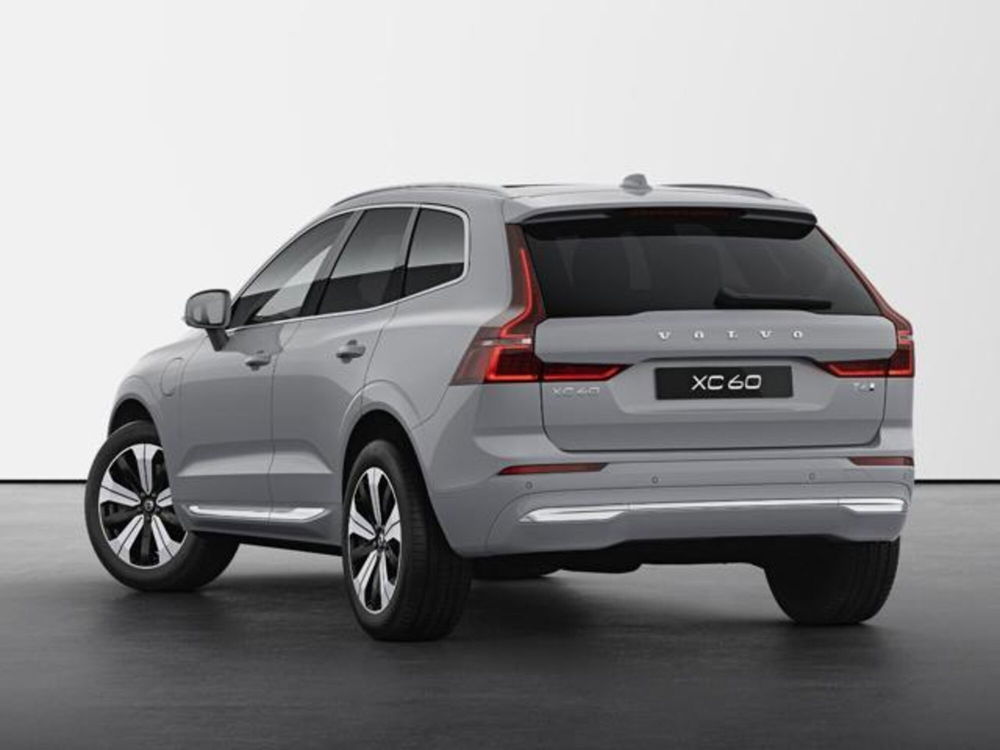 Volvo XC60 nuova a Modena (4)