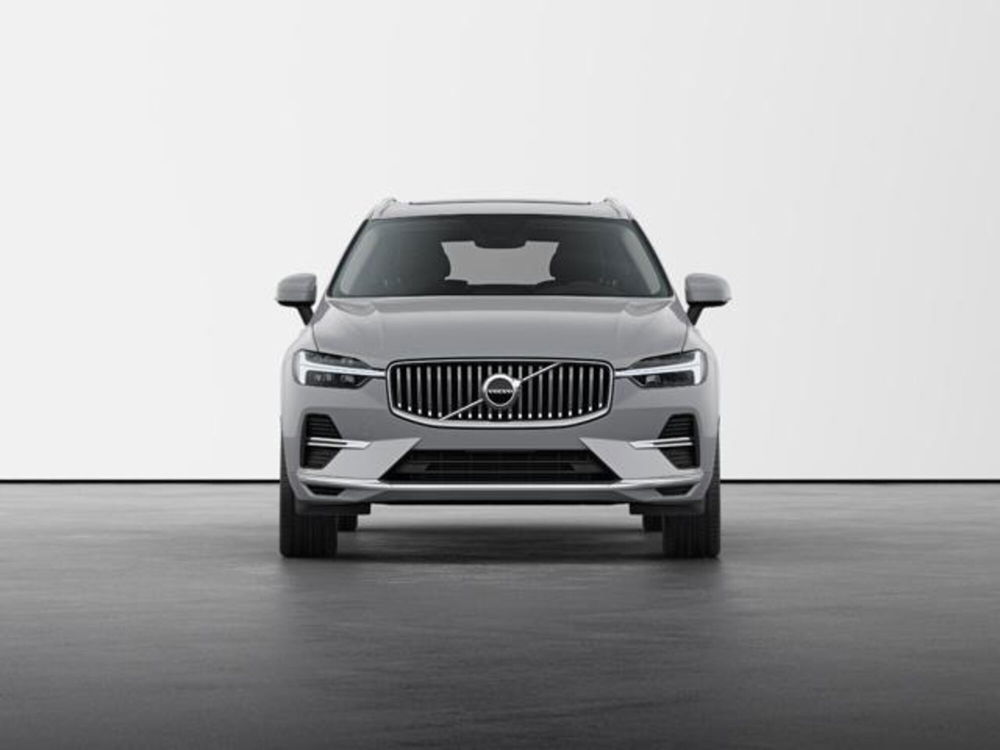 Volvo XC60 nuova a Modena (7)