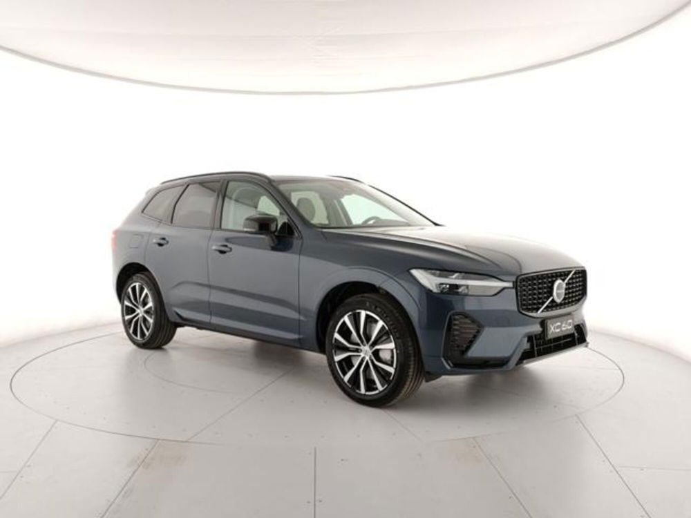 Volvo XC60 nuova a Modena (6)