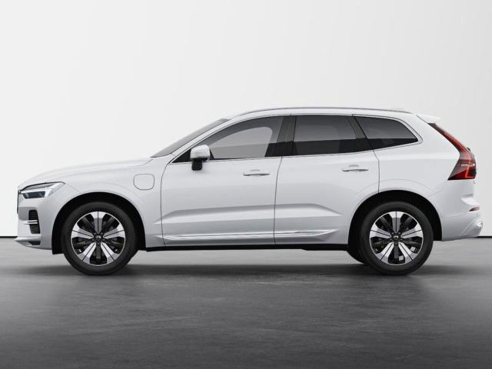 Volvo XC60 nuova a Modena (3)