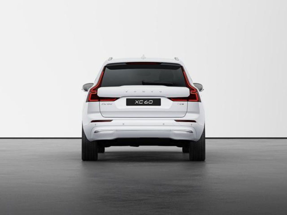 Volvo XC60 nuova a Modena (5)