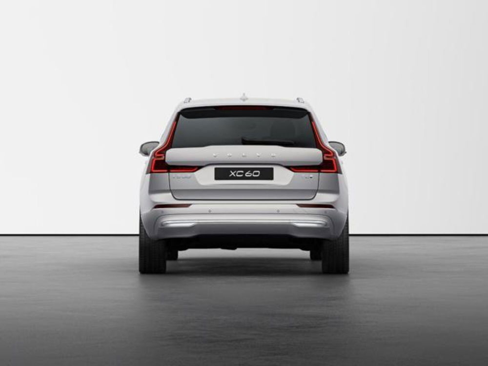 Volvo XC60 nuova a Modena (4)