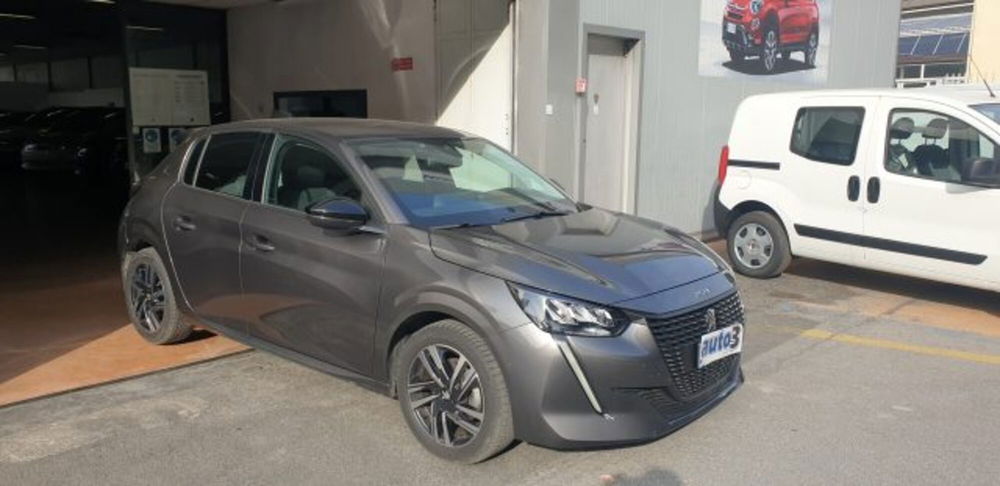 Peugeot 208 usata a Imperia