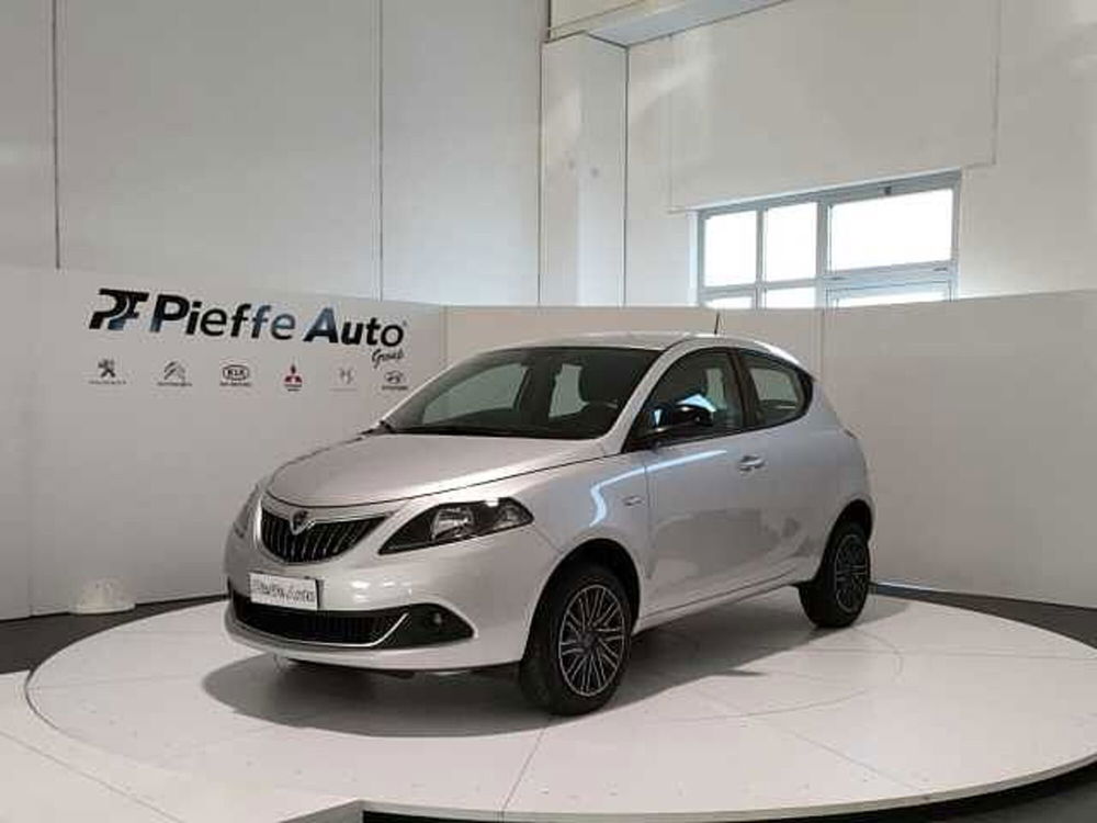 Lancia Ypsilon usata a Teramo