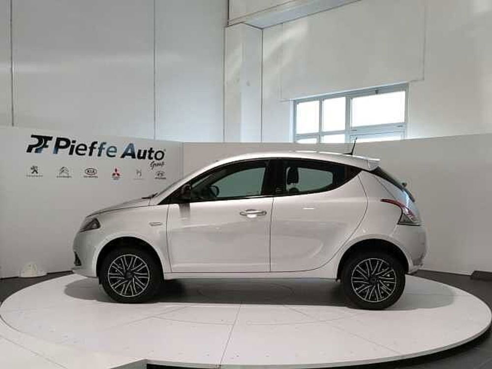 Lancia Ypsilon usata a Teramo (2)