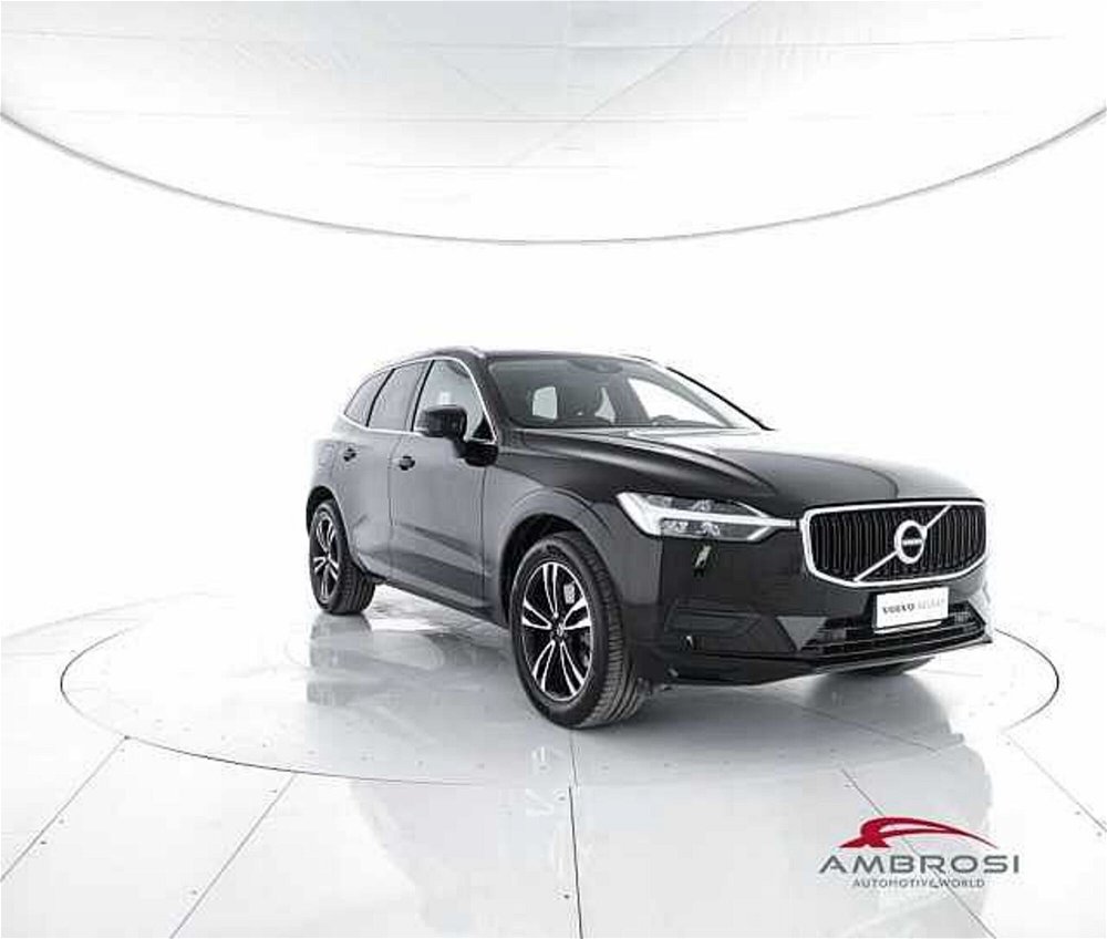 Volvo XC60 B4 (d) AWD Geartronic Business Plus del 2020 usata a Viterbo (2)