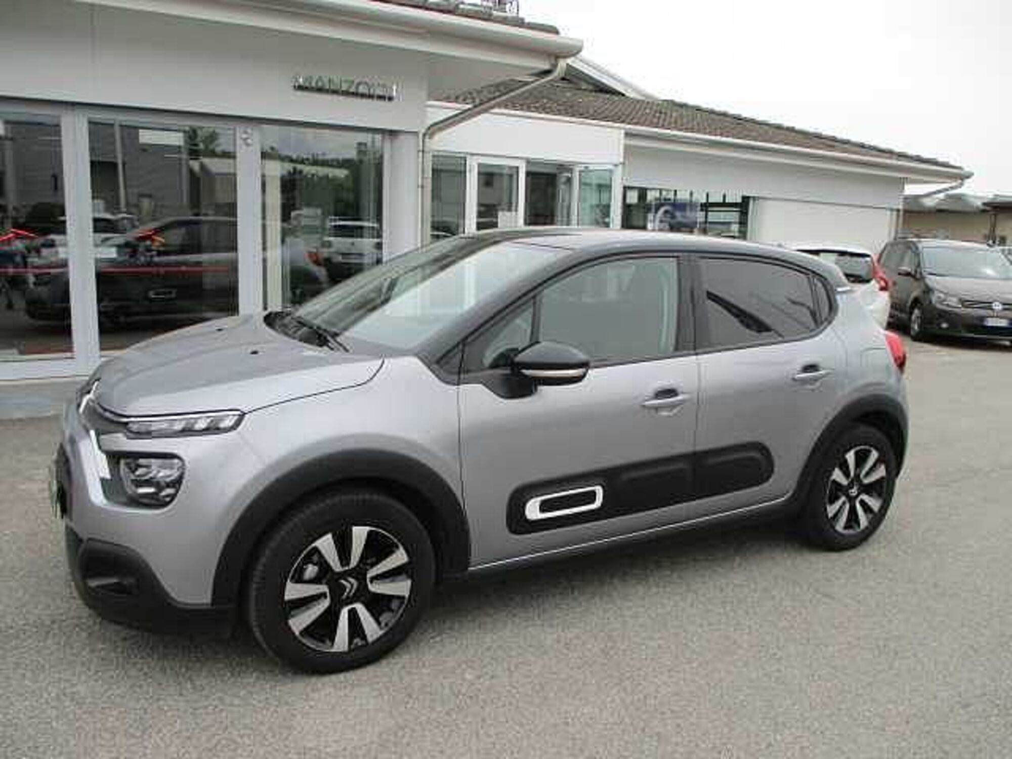 Citroen C3 BlueHDi 100 S&amp;S Shine  del 2023 usata a Castelfranco Veneto