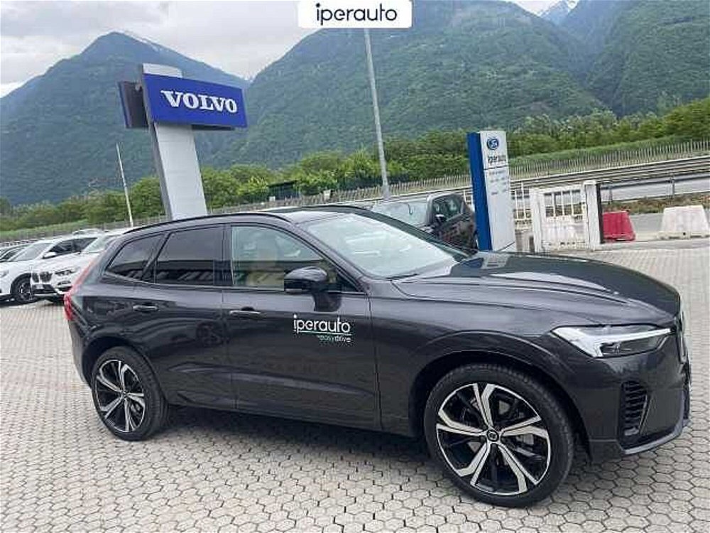 Volvo V90 T6 Recharge AWD Plug-in Hybrid Inscription  del 2023 usata a Bergamo (4)