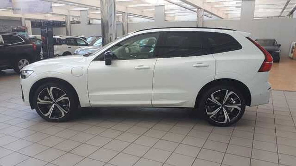 Volvo XC60 nuova a Milano (2)