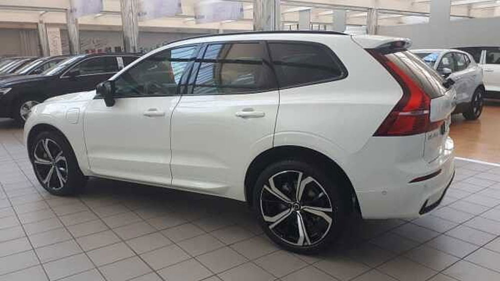 Volvo XC60 nuova a Milano (3)