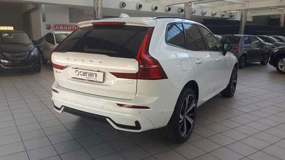 Volvo XC60 nuova a Milano (5)