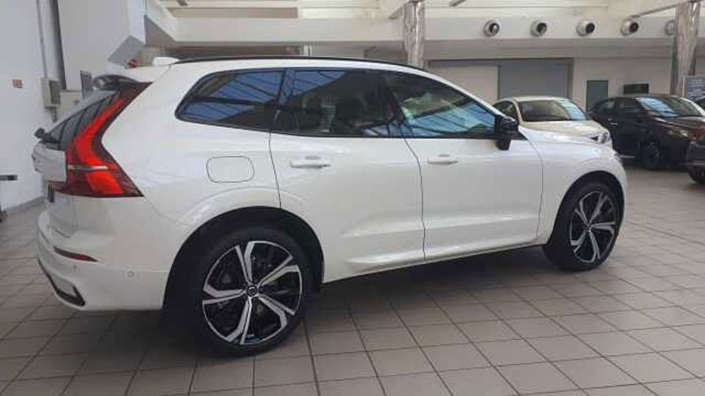 Volvo XC60 nuova a Milano (7)