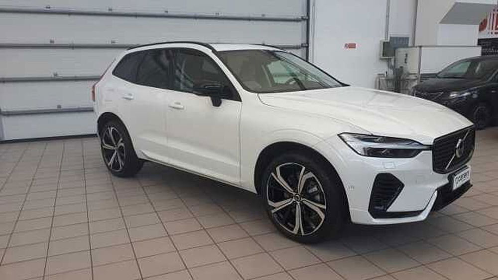 Volvo XC60 nuova a Milano (8)