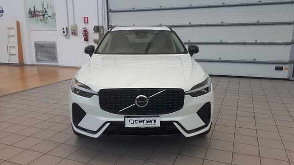 Volvo XC60 nuova a Milano (9)