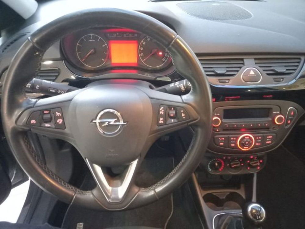 Opel Corsa usata a Napoli (11)