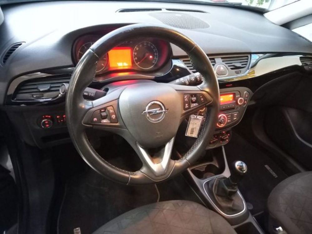 Opel Corsa usata a Napoli (16)