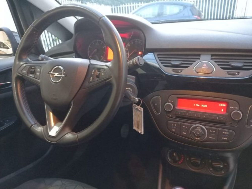 Opel Corsa usata a Napoli (17)