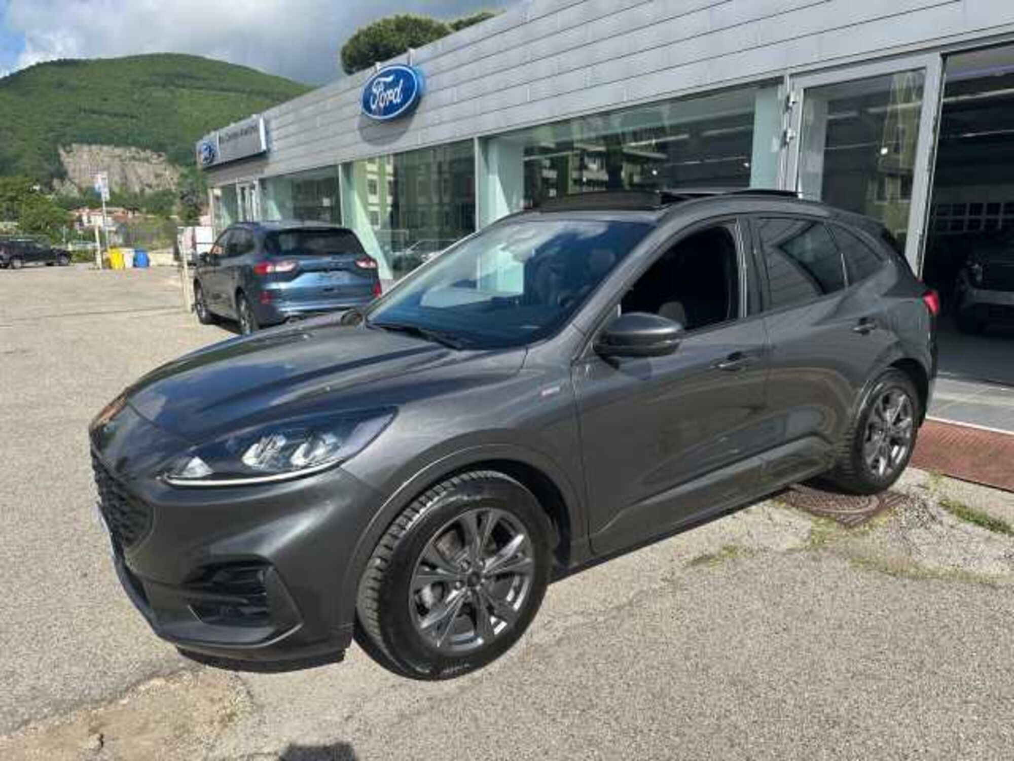 Ford Kuga 1.5 EcoBlue 120 CV 2WD ST-Line  del 2022 usata a Mercogliano