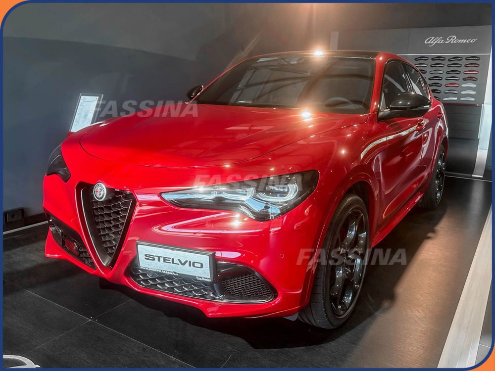 Alfa Romeo Stelvio nuova a Milano (3)