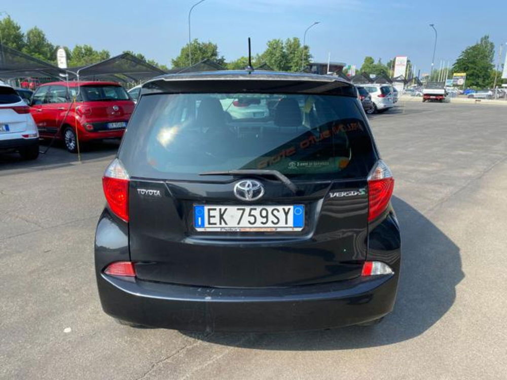 Toyota Verso-S usata a Modena (4)