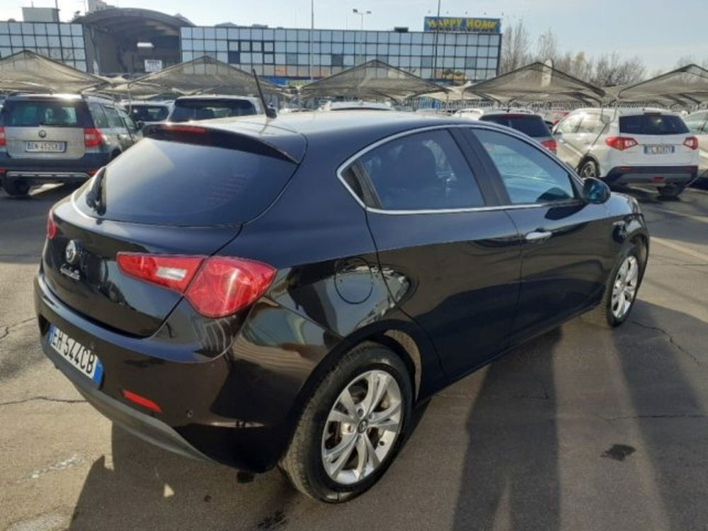 Alfa Romeo Giulietta usata a Modena (4)