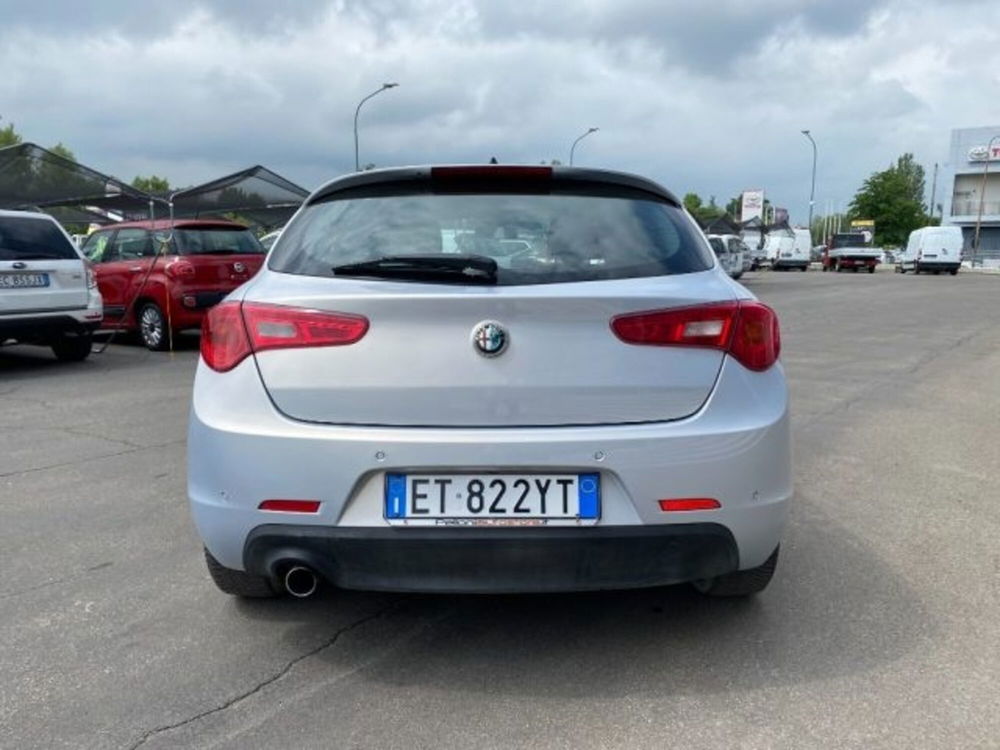 Alfa Romeo Giulietta usata a Modena (4)