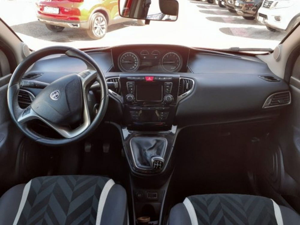 Lancia Ypsilon usata a Modena (8)