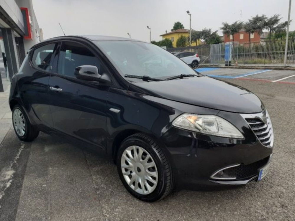 Lancia Ypsilon usata a Modena (4)