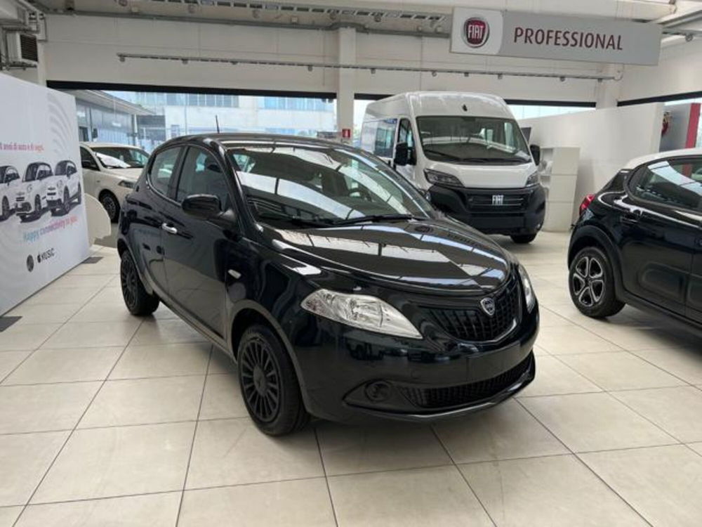 Lancia Ypsilon nuova a Modena