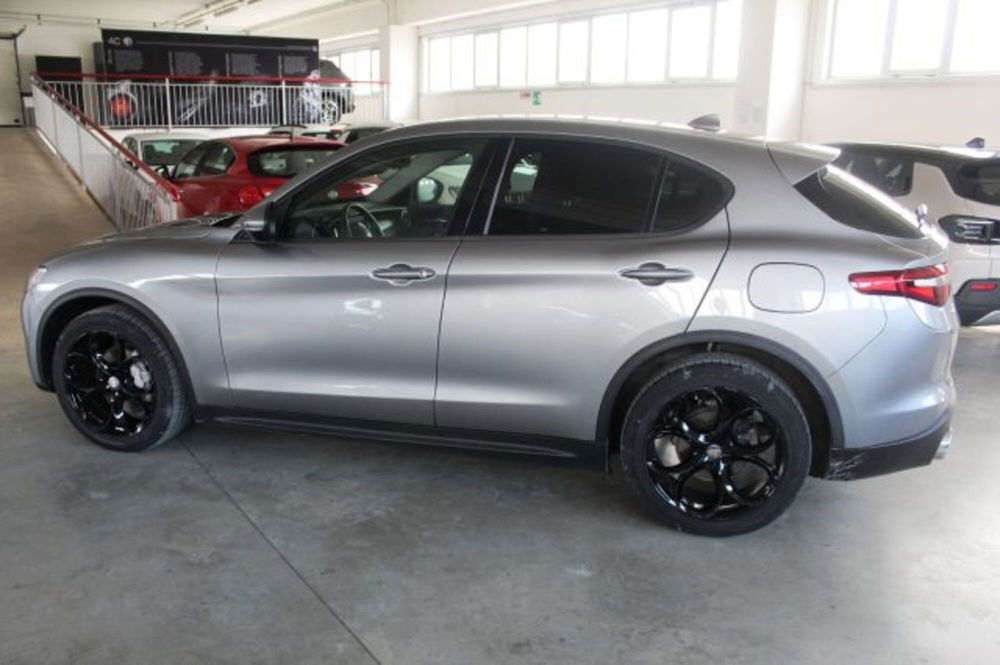 Alfa Romeo Stelvio usata a Terni (3)