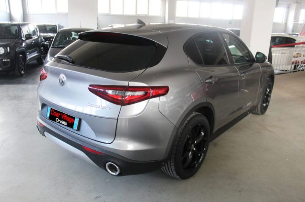 Alfa Romeo Stelvio usata a Terni (4)