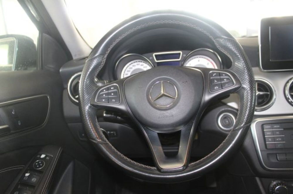 Mercedes-Benz GLA SUV usata a Terni (12)