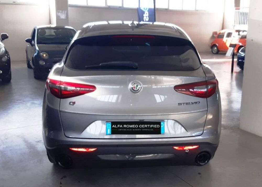 Alfa Romeo Stelvio usata a Terni (5)