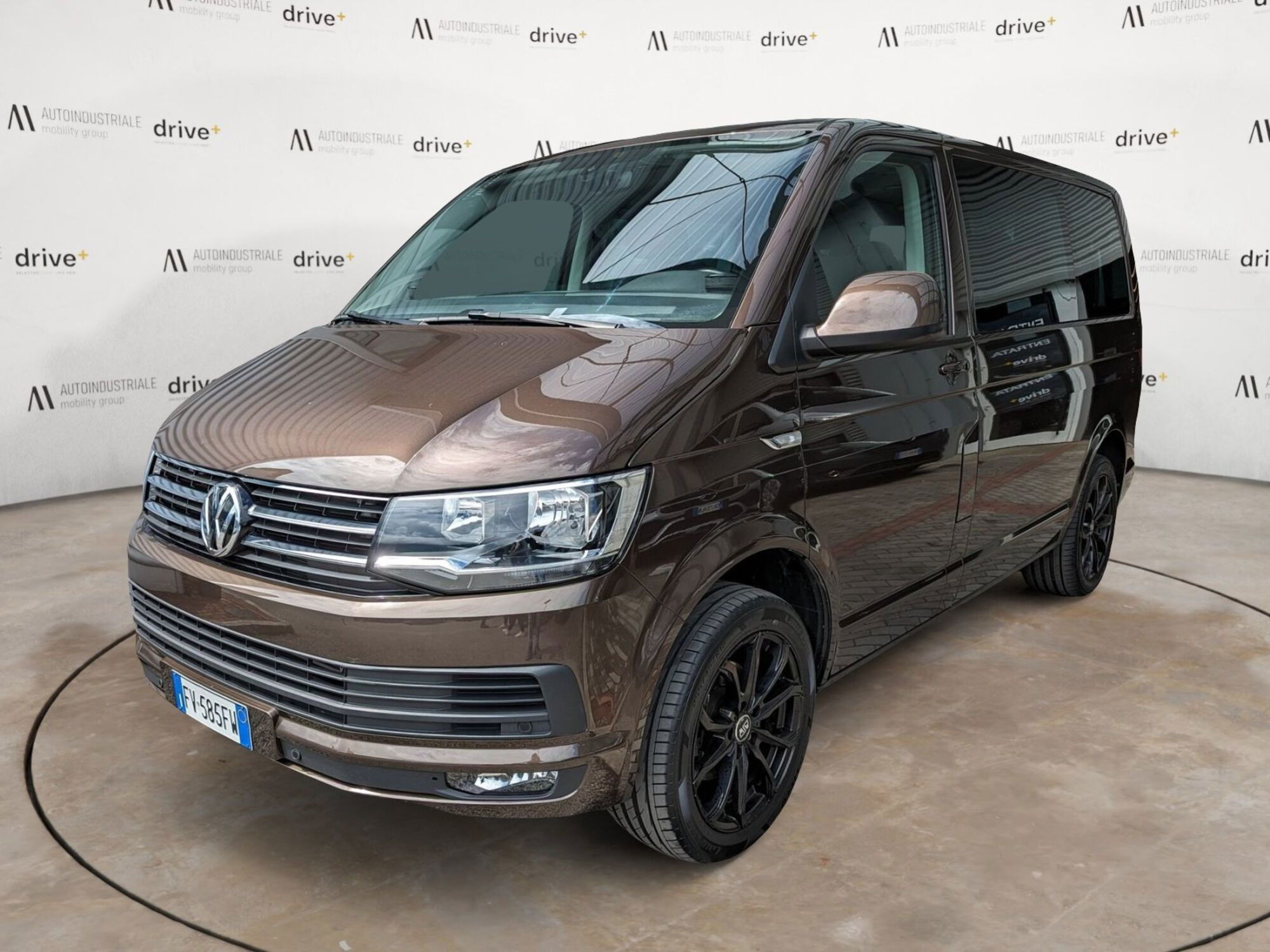 Volkswagen Veicoli Commerciali Caravelle 2.0 TDI 150CV DSG PC Trendline  del 2019 usata a Trento