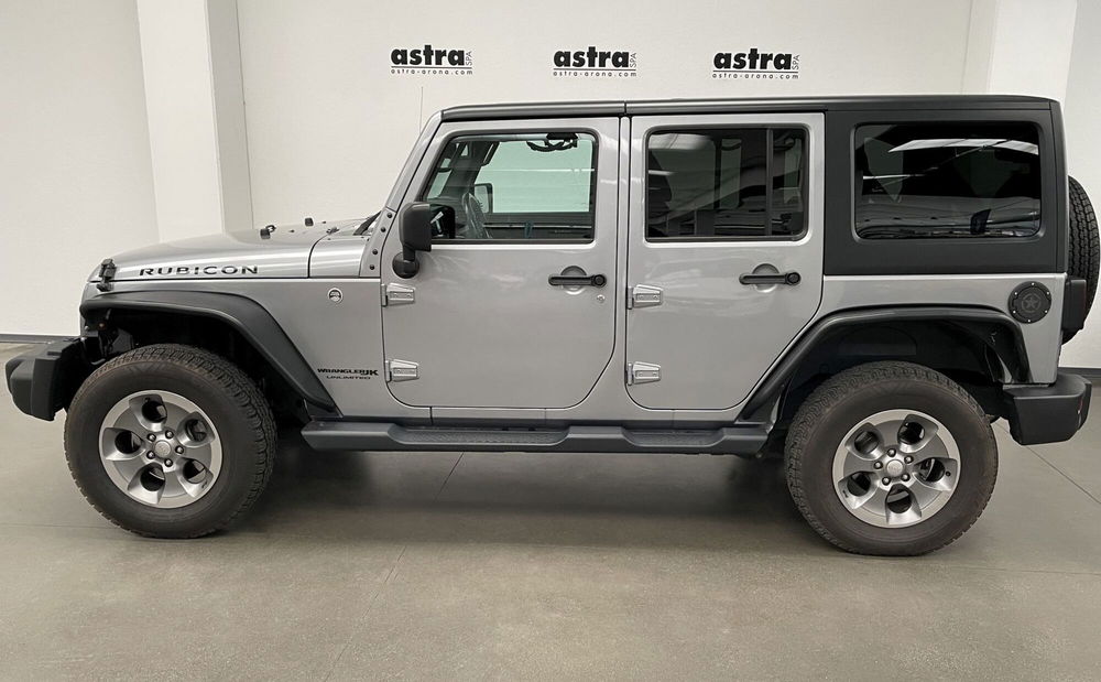 Jeep Wrangler Unlimited usata a Novara (7)