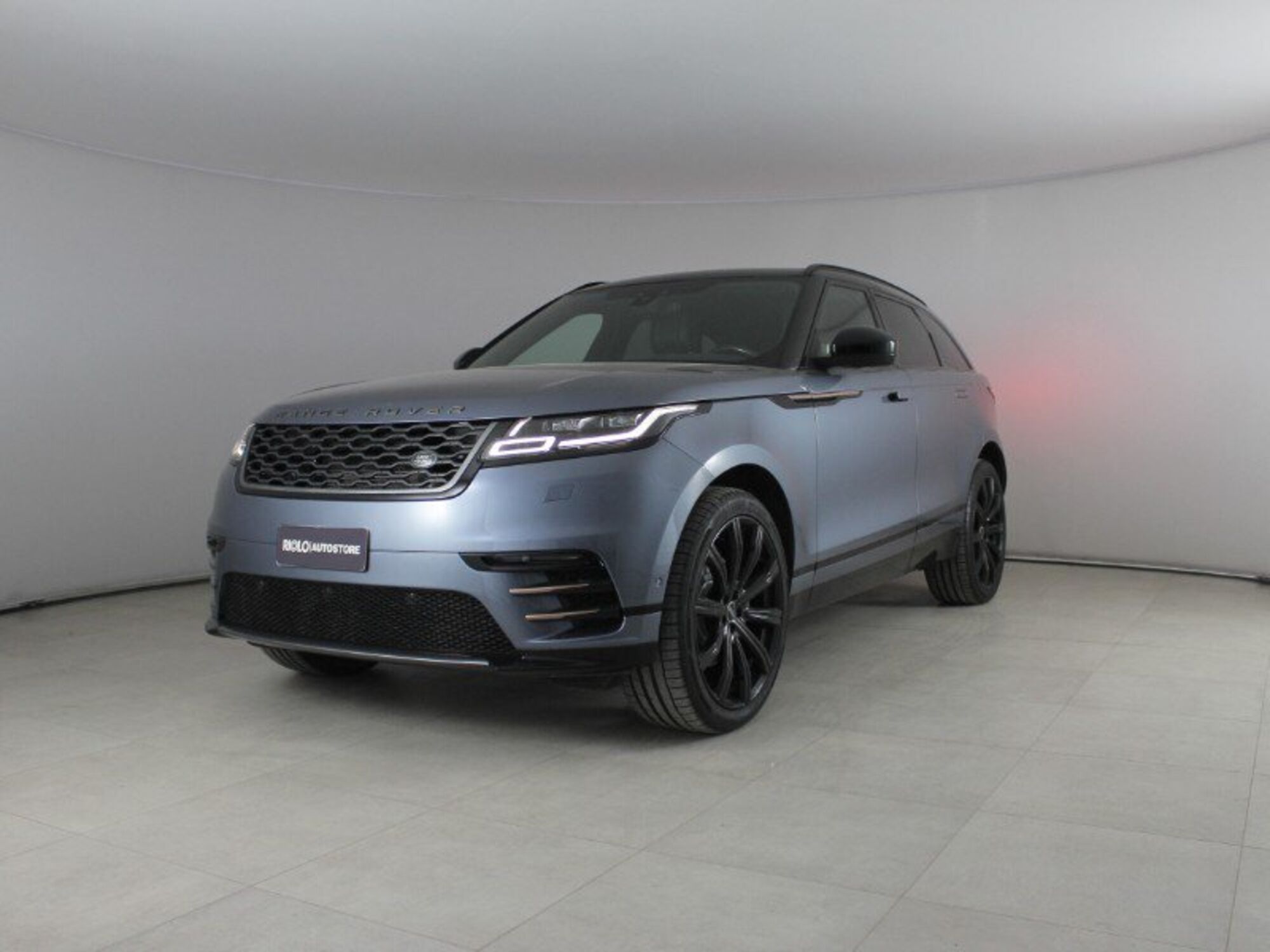 Land Rover Range Rover Velar 3.0 V6 SD6 300 CV R-Dynamic del 2018 usata a Palermo