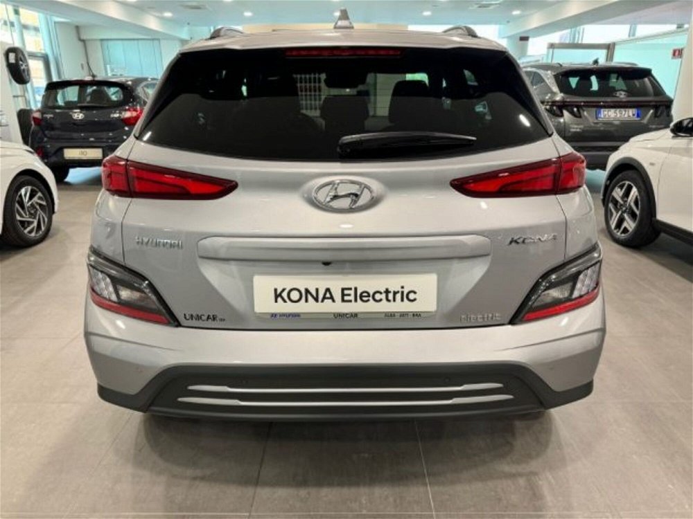 Hyundai Kona EV 39 kWh Exclusive nuova a Alba (5)