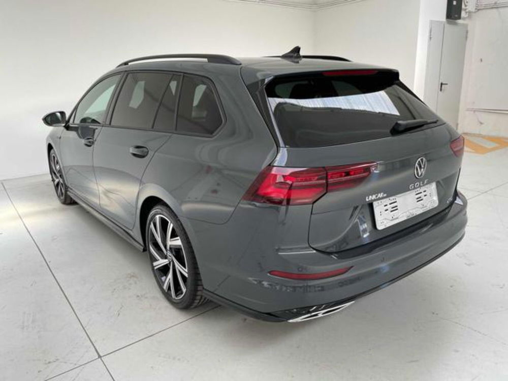 Volkswagen Golf Variant 1.5 etsi R-Line 150cv dsg nuova a Alba (5)