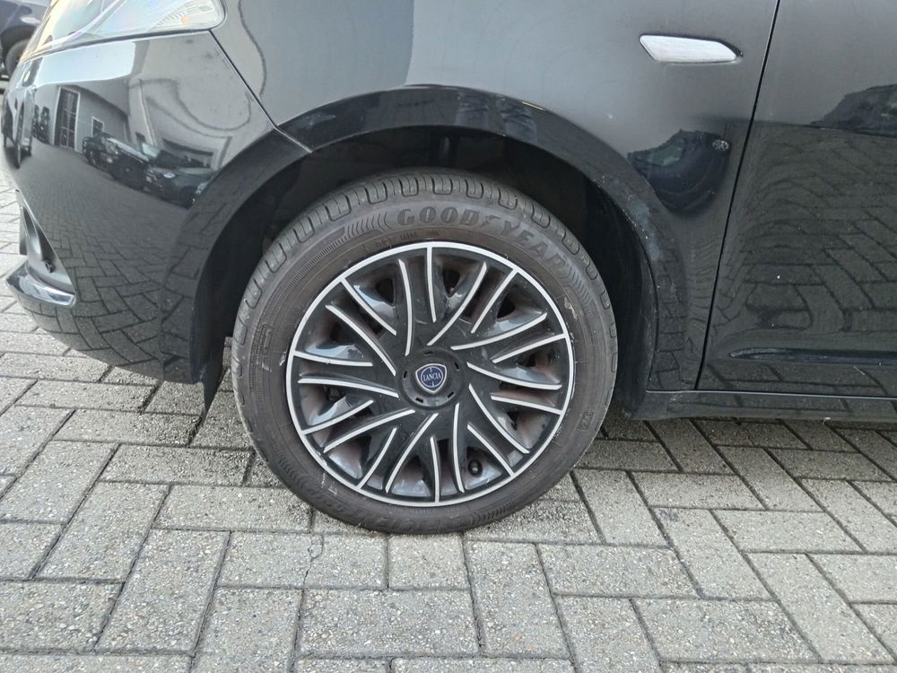 Lancia Ypsilon usata a Alessandria (9)